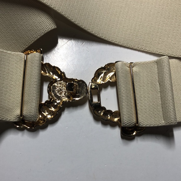Vintage cream and gold stretch belt - Picture 4 of 5